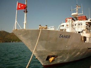 Kanadská loď odplouvá z tureckého přístavu